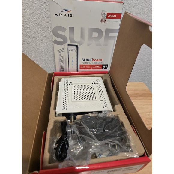 ARRIS SURFboard SB8200 DOCSIS 3.1 10 Gbps Cable Modem - Picture 7 of 16